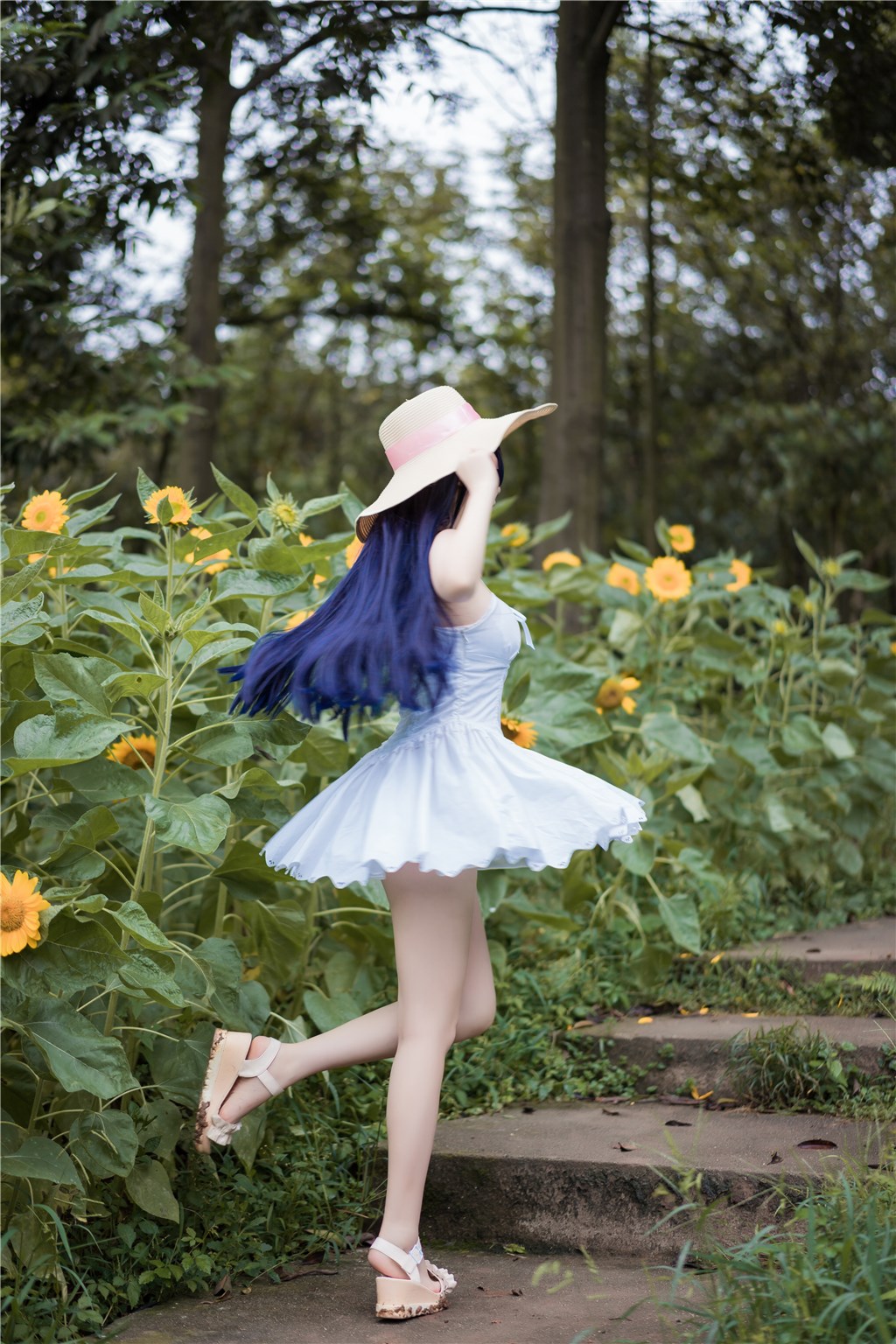 911吃瓜特辑:夜店后室里,疑似情侣间的秘密互动